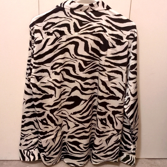 Zeroyaa button down blouse - Picture 2 of 3